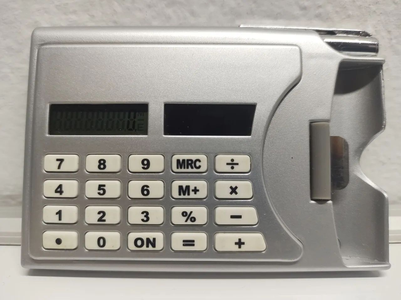Calculadora solar de bolso com porta cartões e caneta