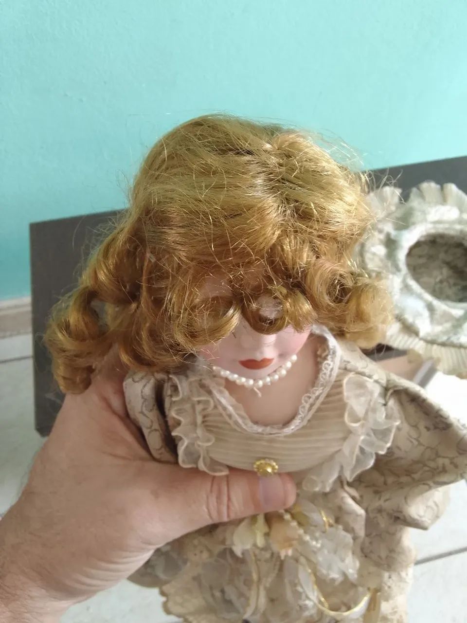 Boneca de porcelana Esmeralda  - Foto 5