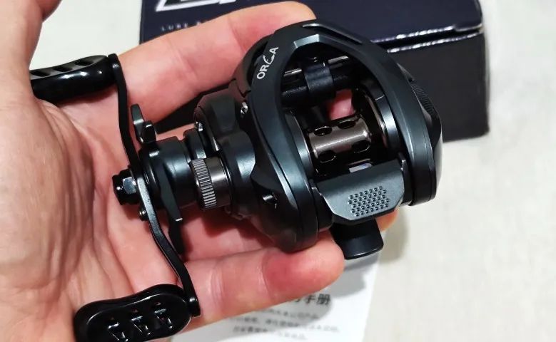 Carretilha (C1) Orca - D1 Fishing Fans Nova -  Manivela esquerda