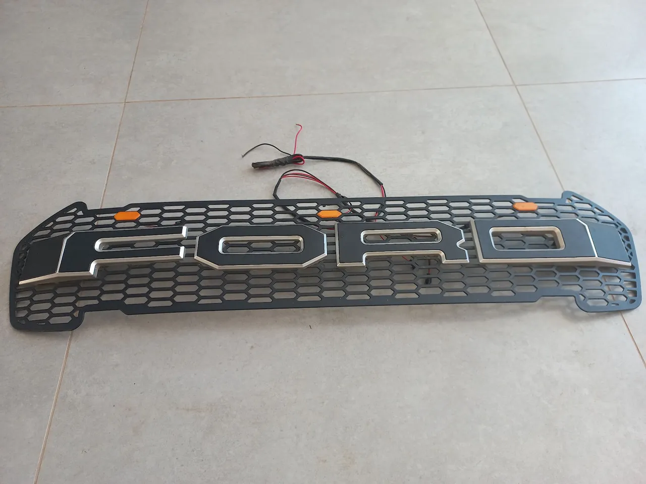 Grade frontal Ford Ranger com LED