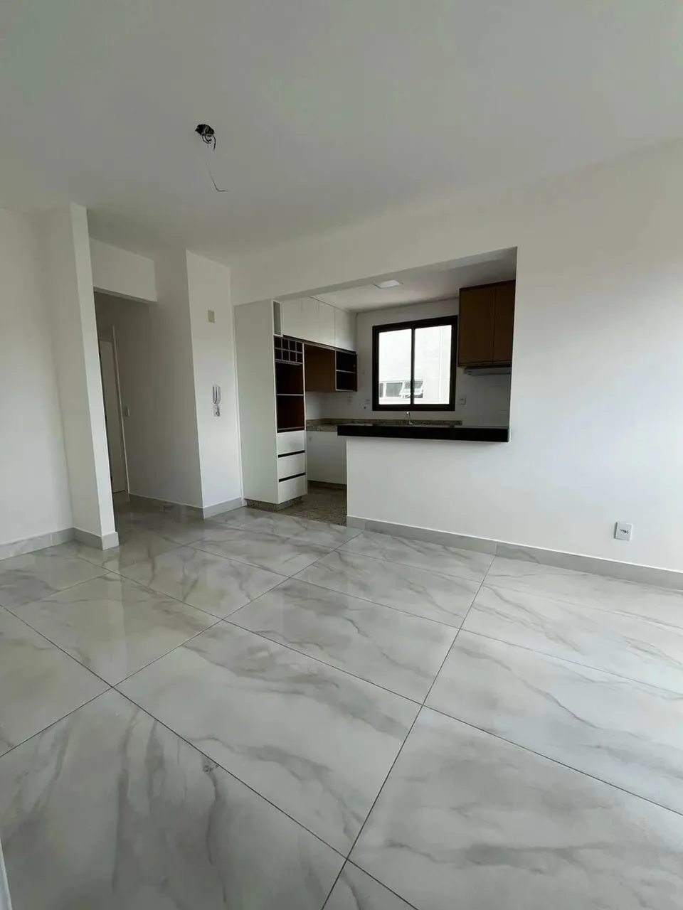 Apartamento seminovo, 03 quartos Bairro Esplanada.