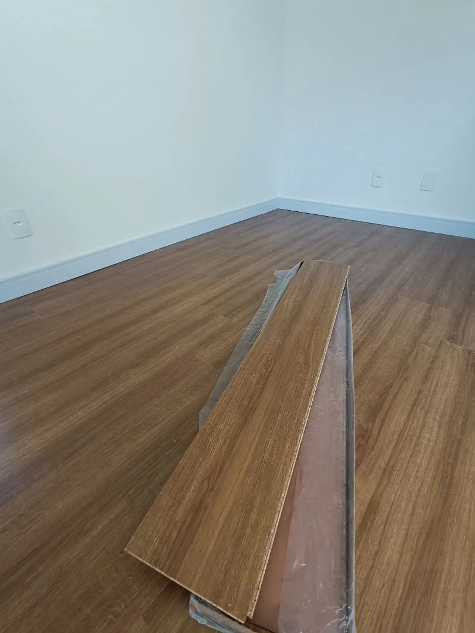 Piso Lâminado e Vinílico  - Foto 2
