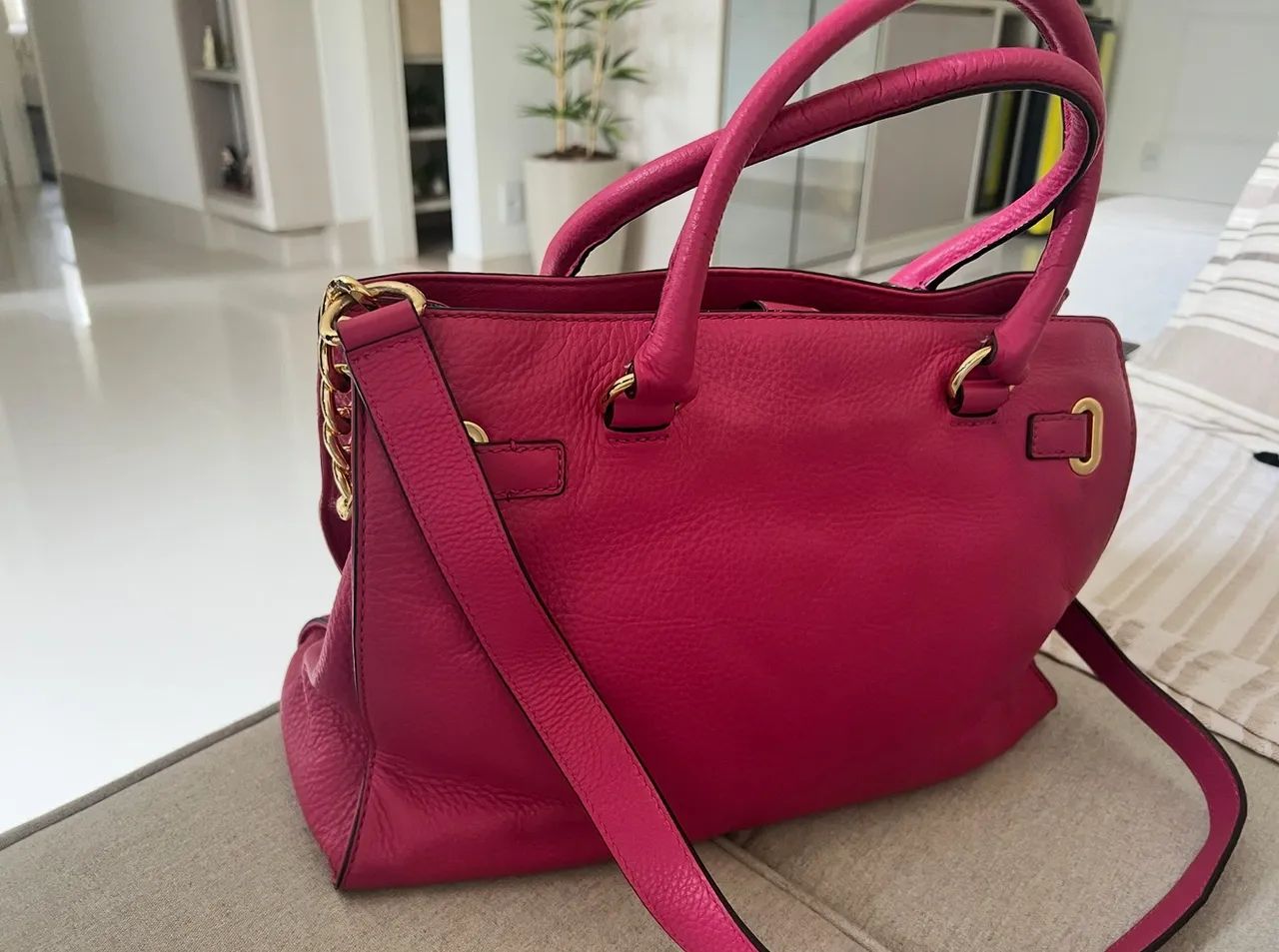 Bolsa Michael Kor Hamilton pink - Foto 4