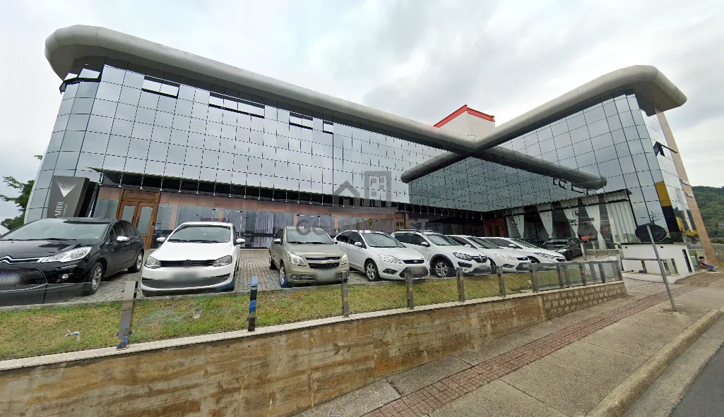 Sala comercial com 60m² no Centro de Brusque!!!