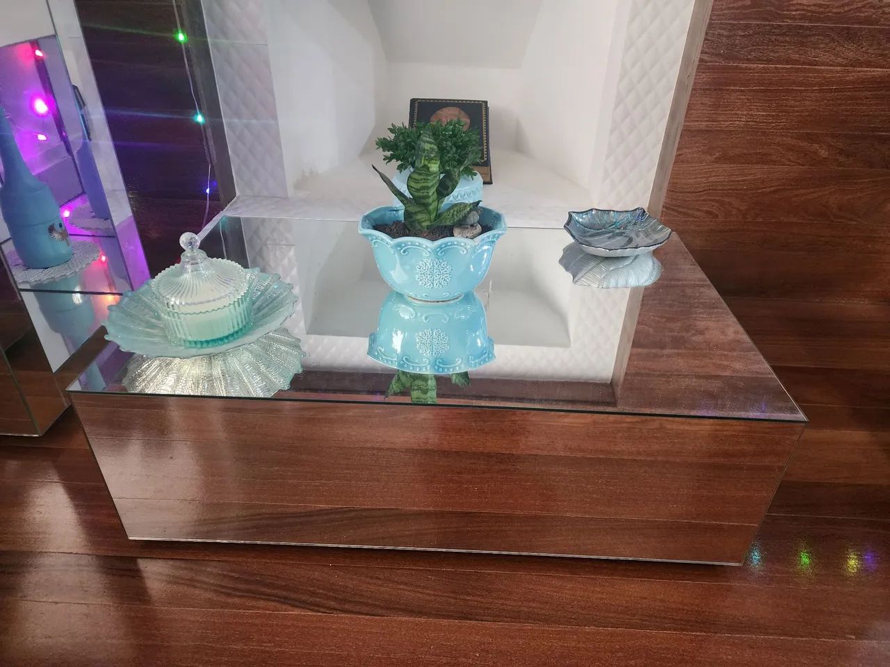 Mesa de centro espelhada com rodinhas - 90cm x 50 cm x 27cm