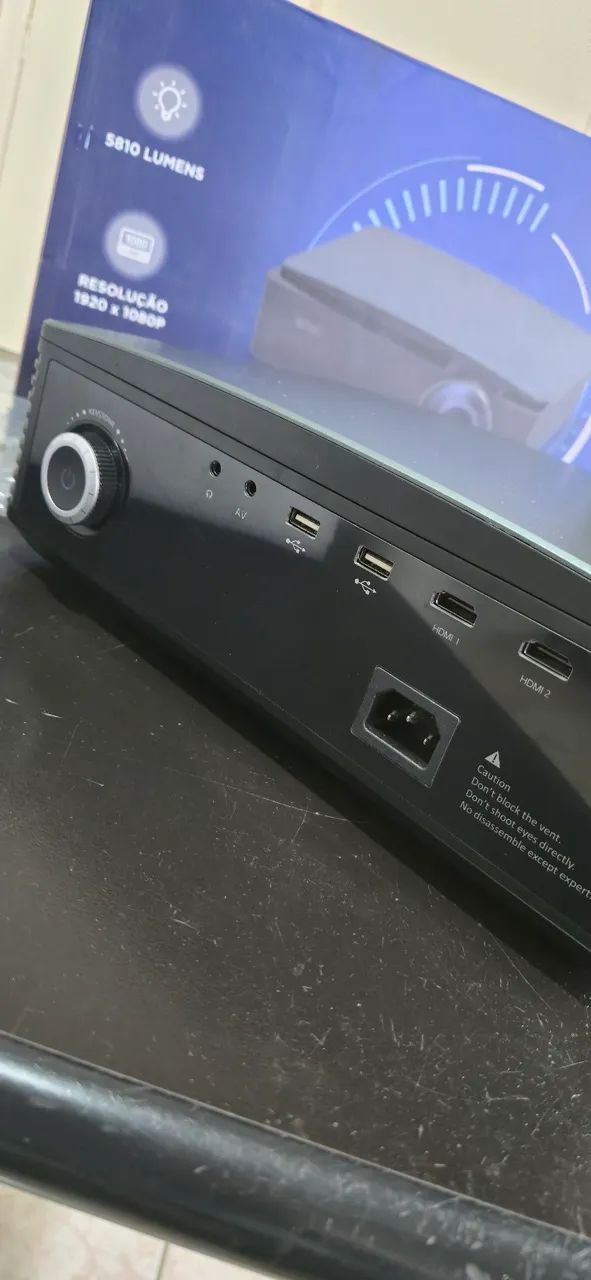 Projetor Husky 5810 Lumens Full HD - Foto 3