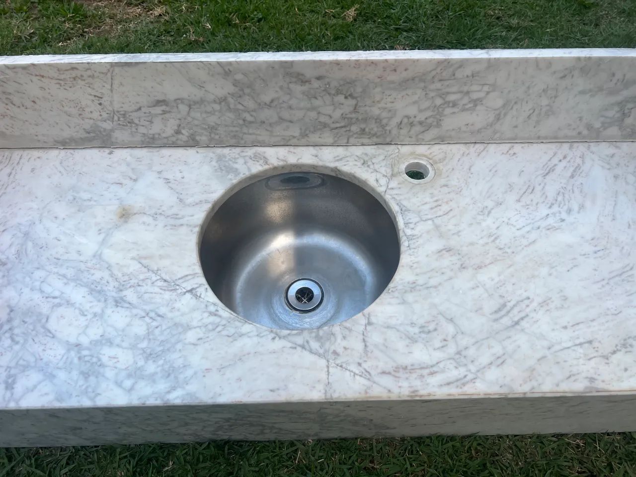 Bancada pia para lavatório ou banheiro de Marmore e Cuba de inox  Medidas 90x36  - Foto 2