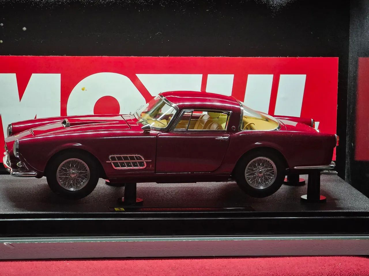 Miniatura 1:18 ferrari super america 410 hotwhels elite
