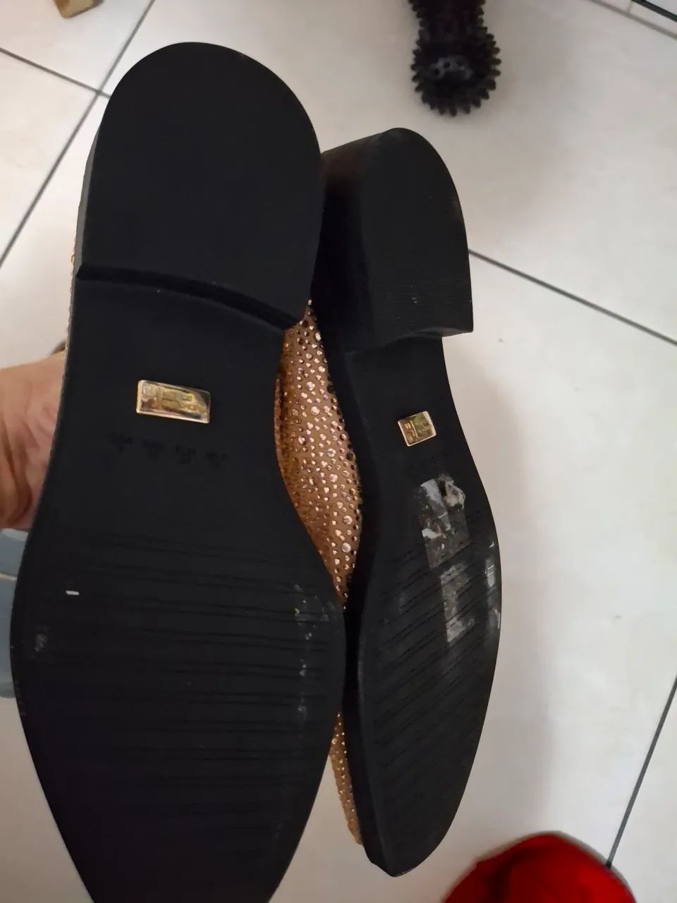 Sapatos Jorge Bischoff Dourados com Brilho - Foto 2