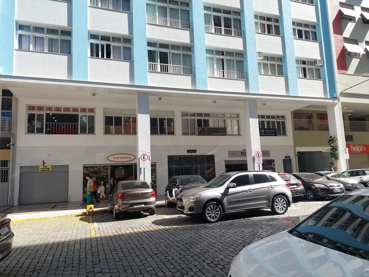 Apto Centro, amplo, local nobre, Rua Irmãos D'angelo, excelente preço - Petrópolis - RJ