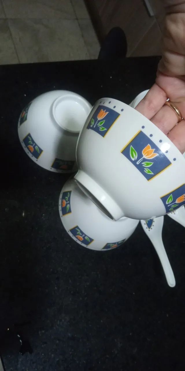 Jogo de tigelas para yakisoba com colher (não é de louça) - Foto 2