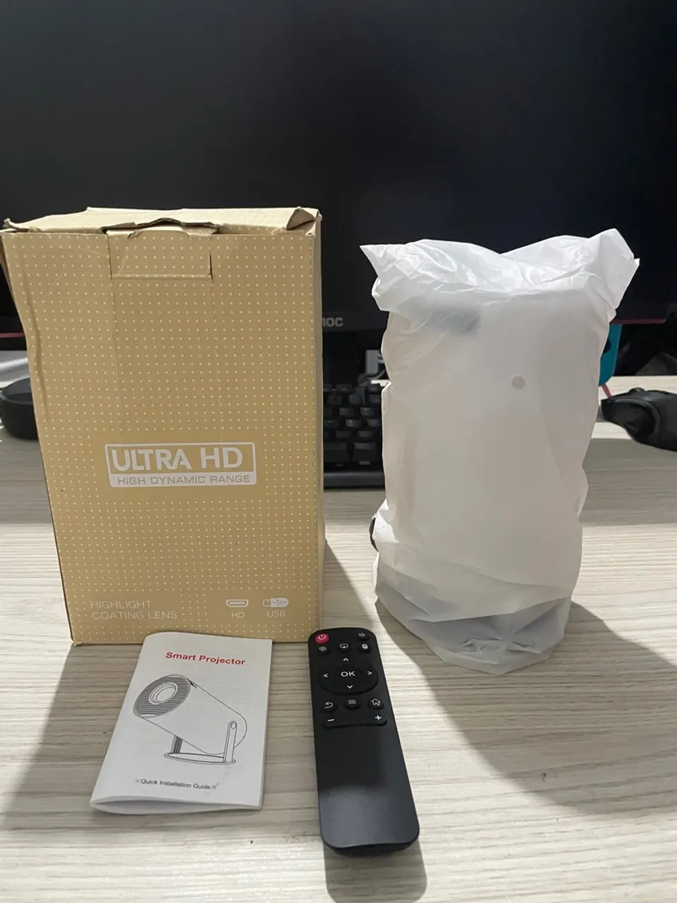 Projetor Smart Ultra HD HDR - Com Saída de Som