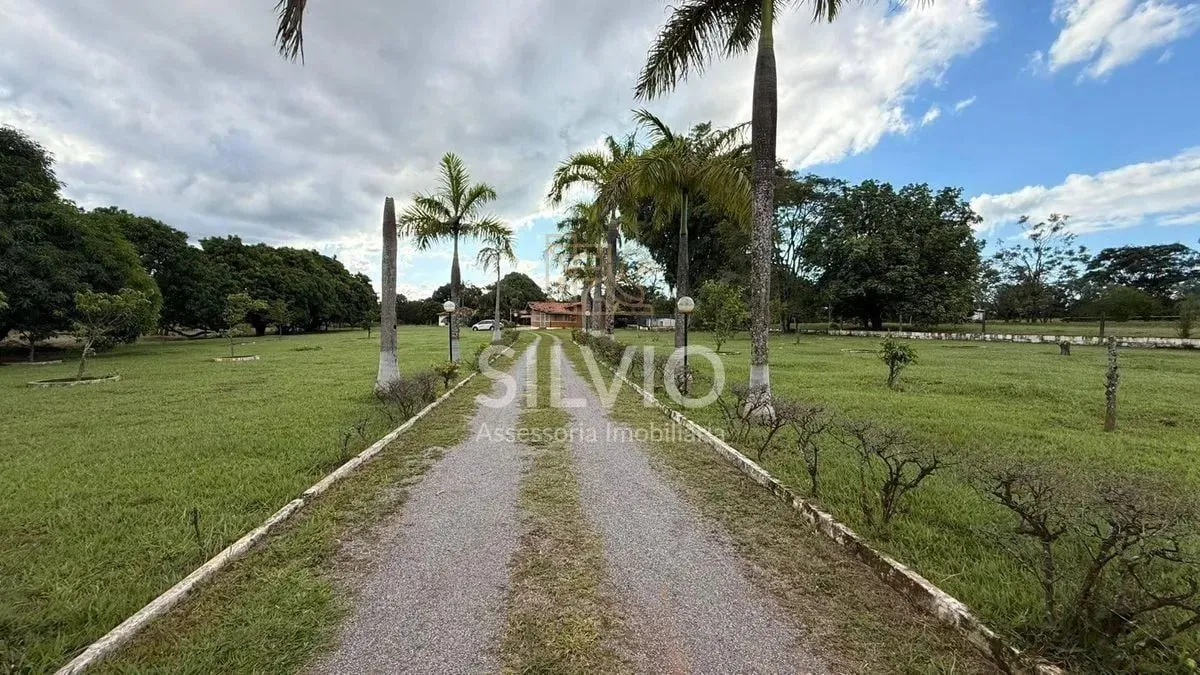 Chacara a venda no Lago Oeste com duas casas e area de lazer completa