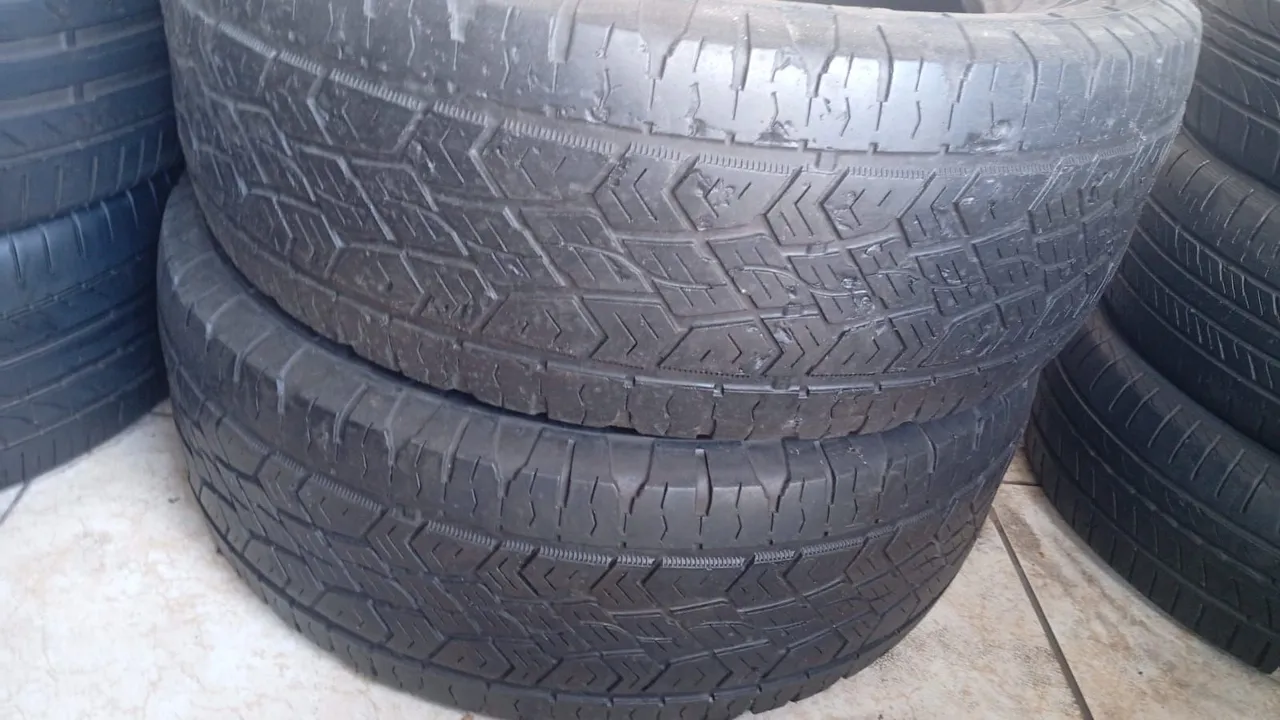 Pneus continental 255/60/18 Meia vida