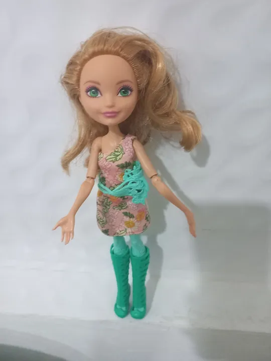 Boneca Ever After High Ashlynn Ella