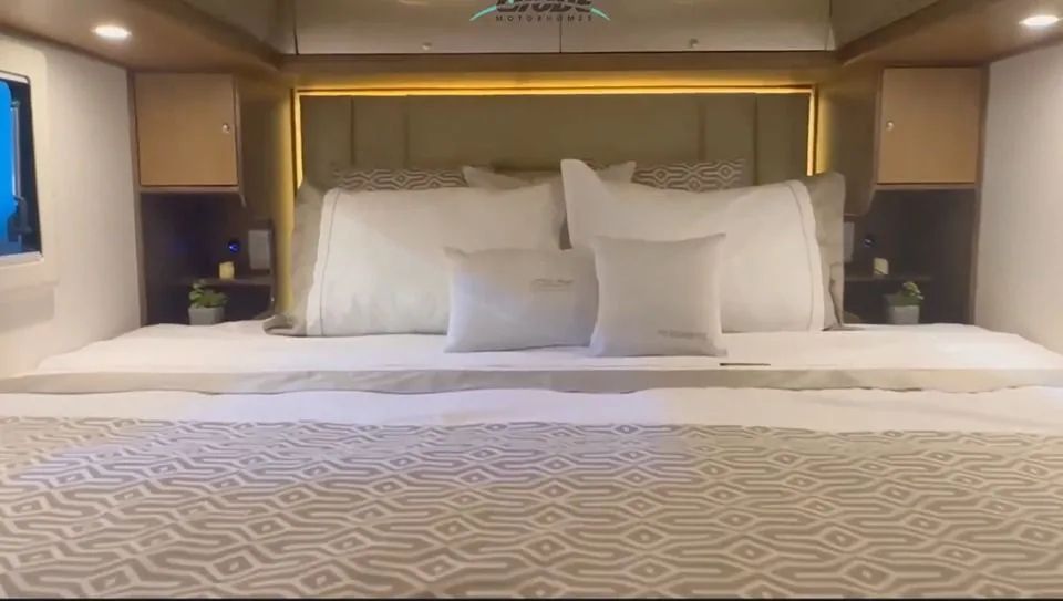 Mothorhome Globe 7,5 m, tudo Dometic e Victron.  - Foto 4