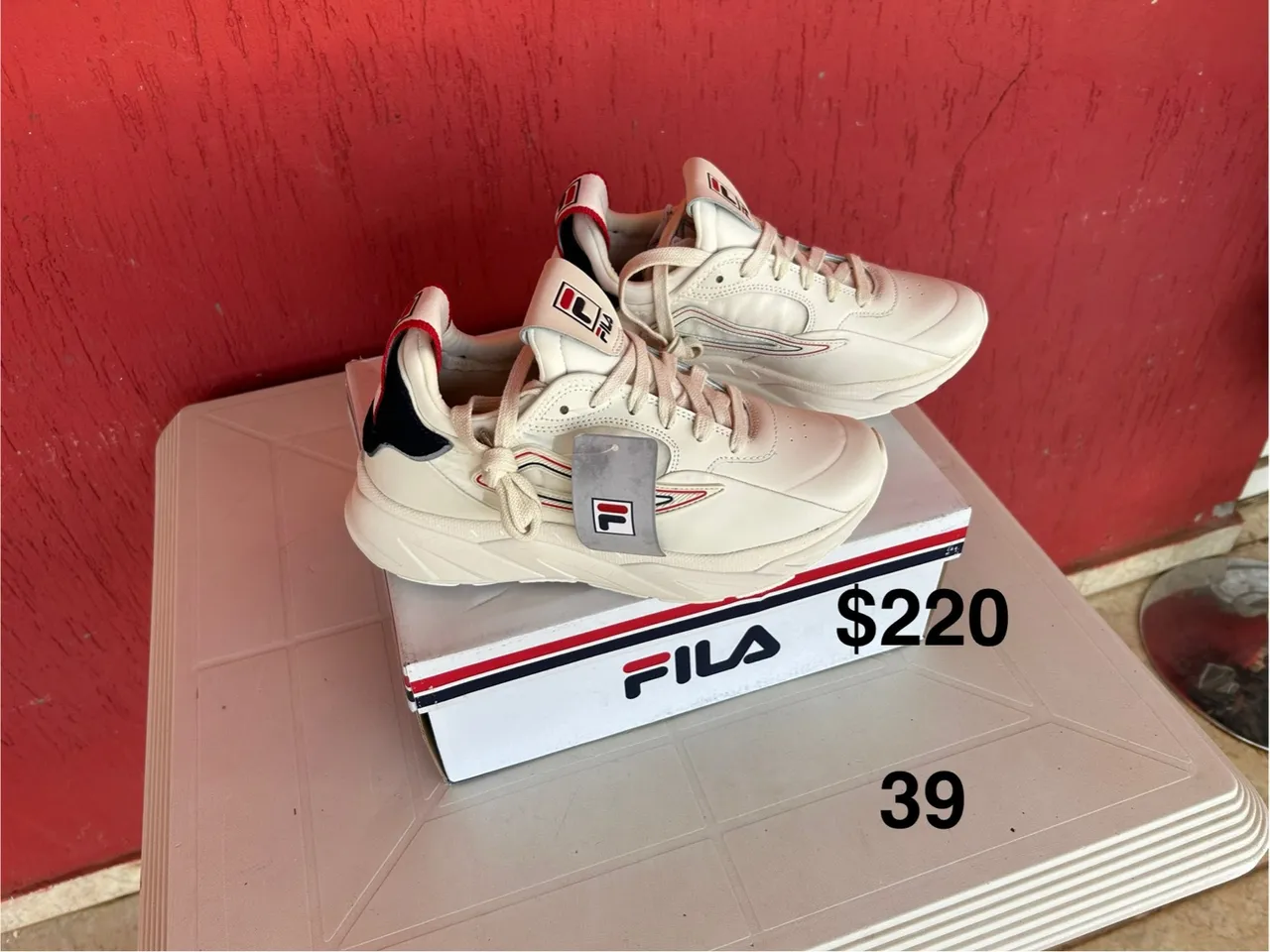 Tênis Fila Original Novo na caixa 39
