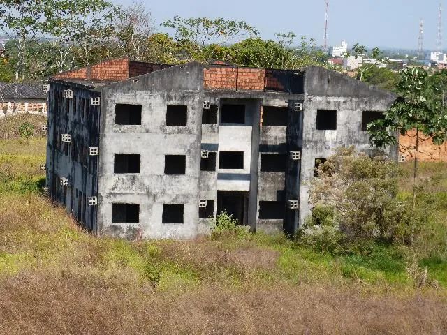 Excelente Negócio ! Prédio em Ji Paraná com 24 apartamentos faltando acabamento