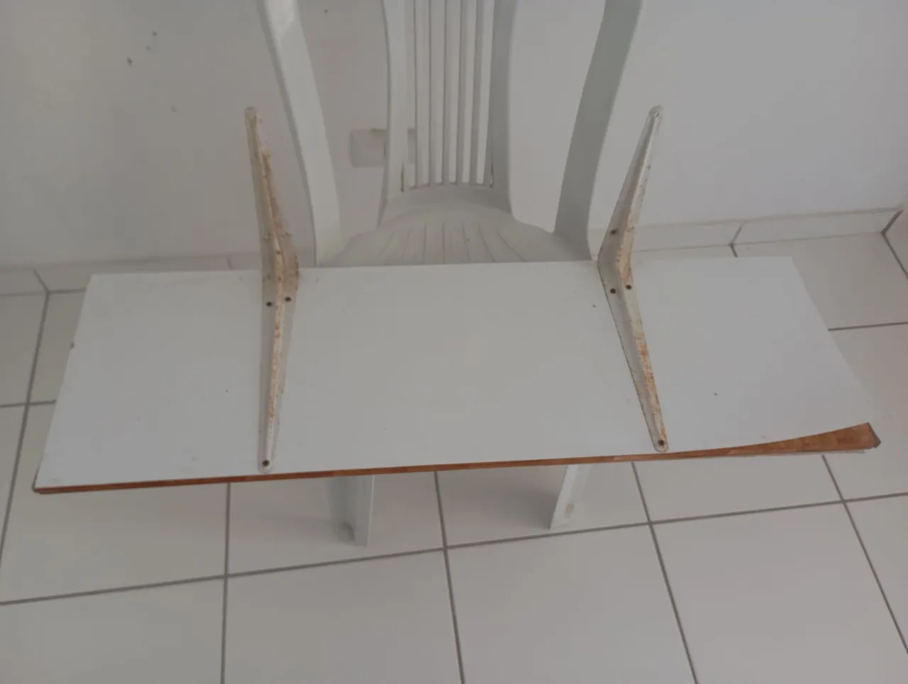 Prateleira de Madeira com Suporte
