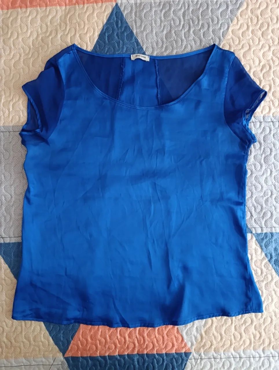 Blusa azul seda