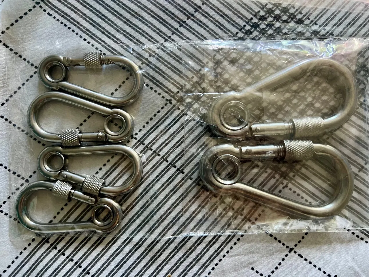 Mosquetões de Aço Inox Com Trava Rosca