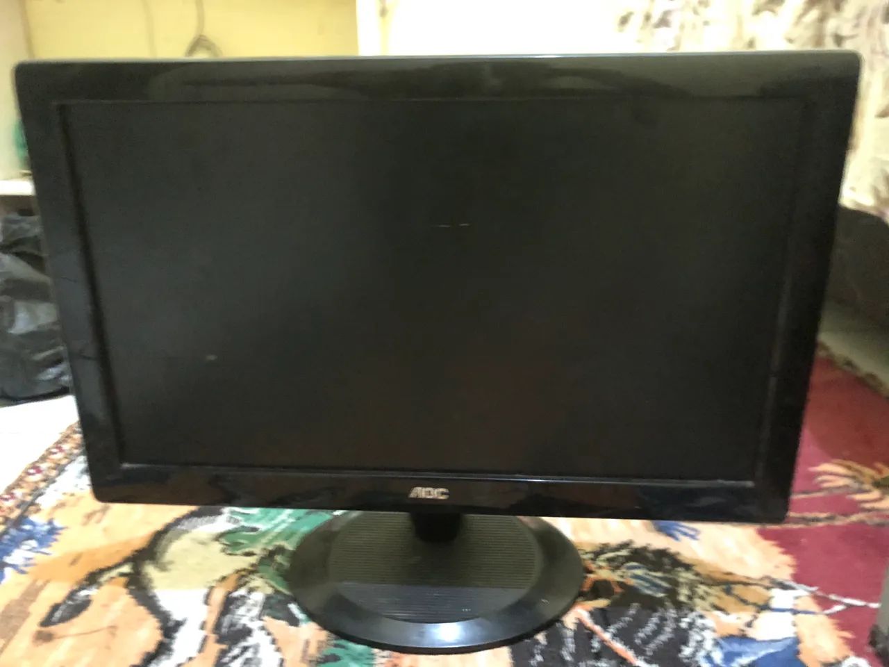 Pc mais monitor 400 reais está ligando tudo só não dá imagem  - Foto 2