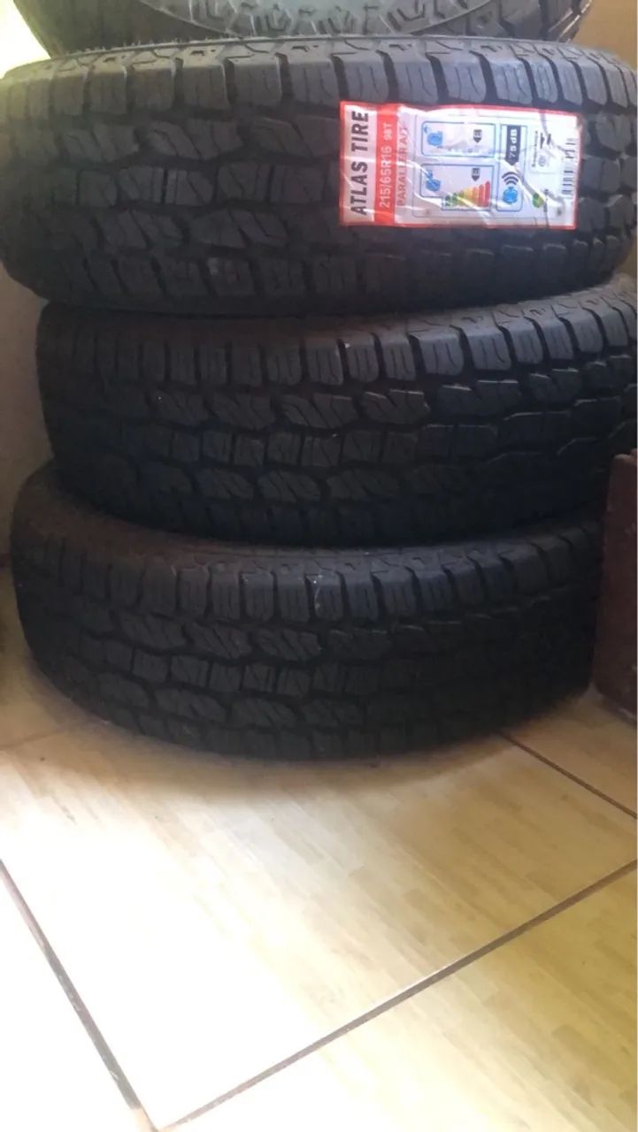 Pneu 215/65R16 98T - Excelente estado! - Foto 3