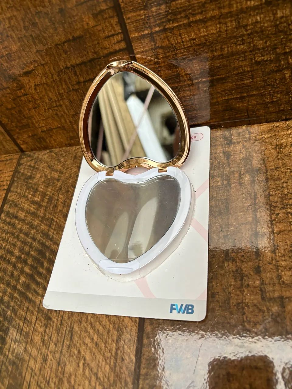 Espelho de Mão Formato Coração 