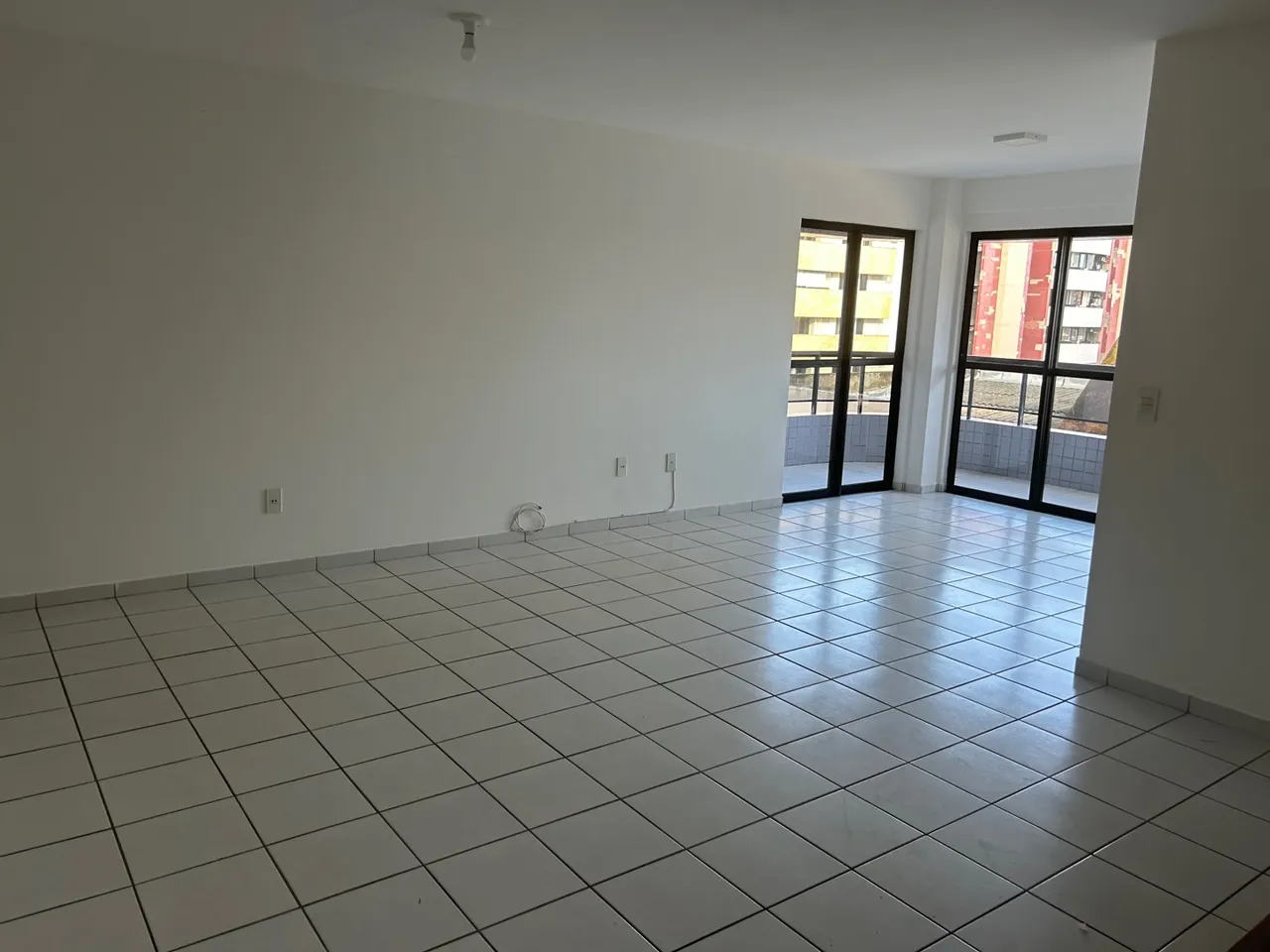 Apartamento na Jatiúca prox ao corredor vera arruda