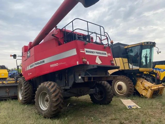 Colheitadeira Marca Massey Ferguson - 9690 Axial Classe 6 - Foto 4