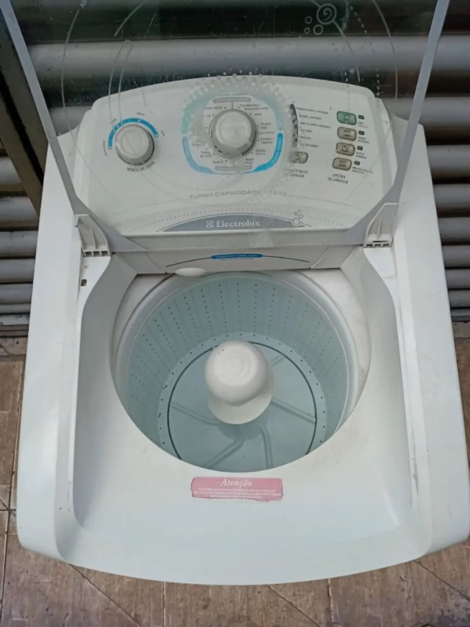 Máquina de Lavar Roupa Electrolux 10 kg  127v. Frete grátis Régiao.   Semi-nova - Foto 6
