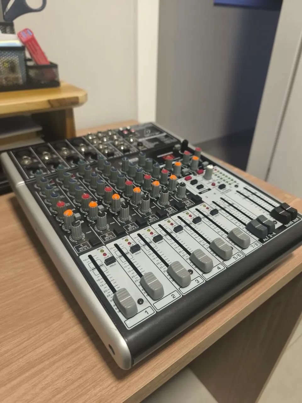 Mesa de som - Behringer Xenix 1204USB - Estado de nova - Parcelo - Foto 2