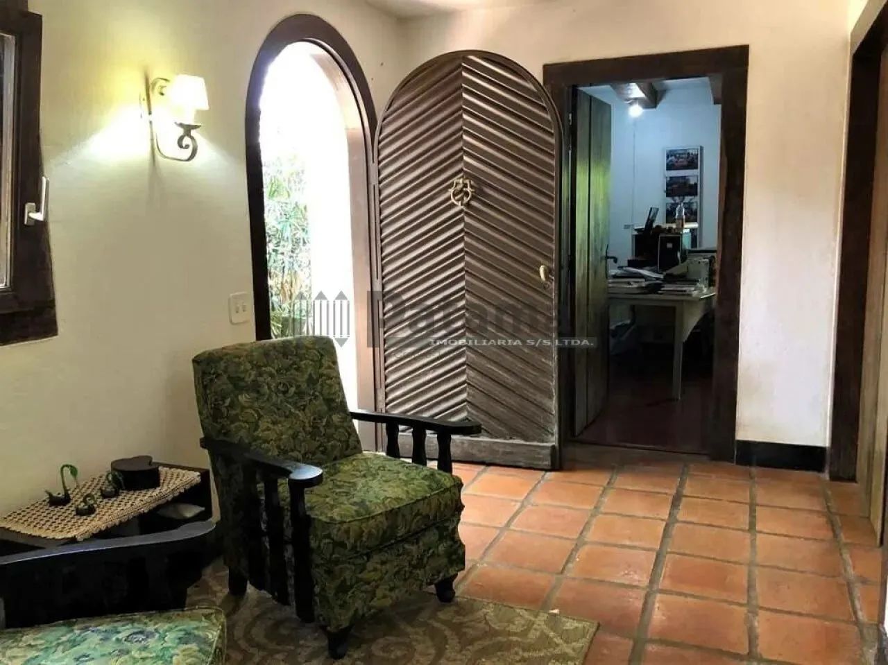 Casa 3 quartos e 3 suítes Rústica, 2.400m² de terreno, 2 piscinas (externa e raia coberta) - Foto 3