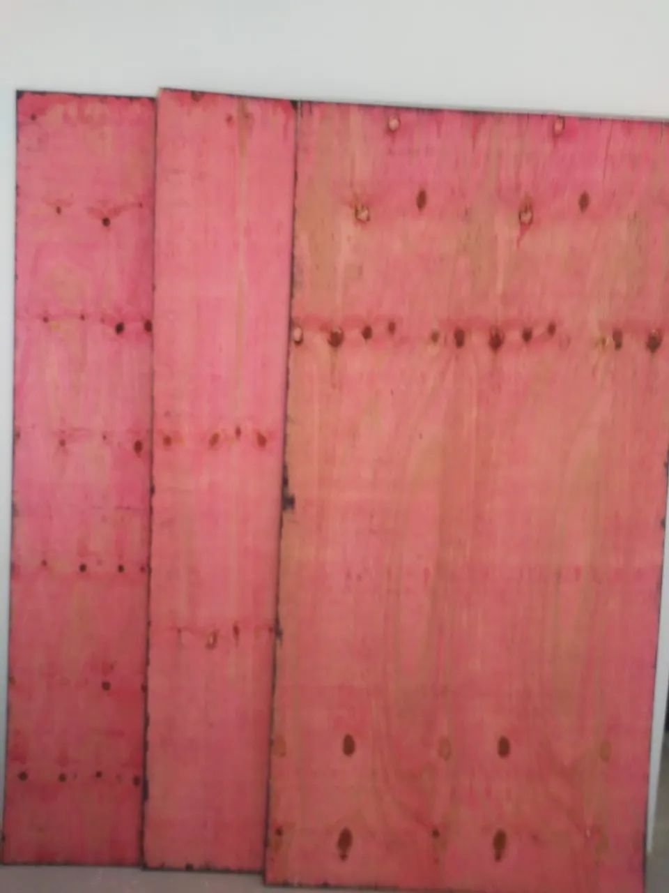 Folha De Madeirite Rosa 1,10x2,20m 9mm novo.  - Foto 2