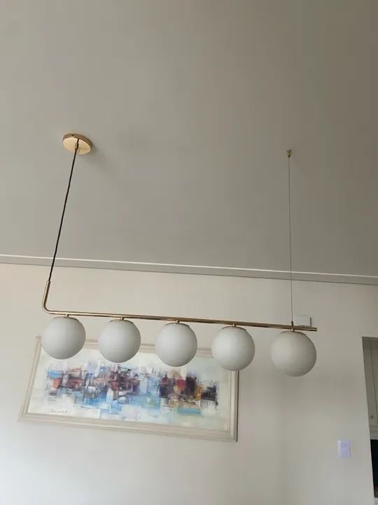 Lustre Moderno com 5 Lâmpadas Esféricas