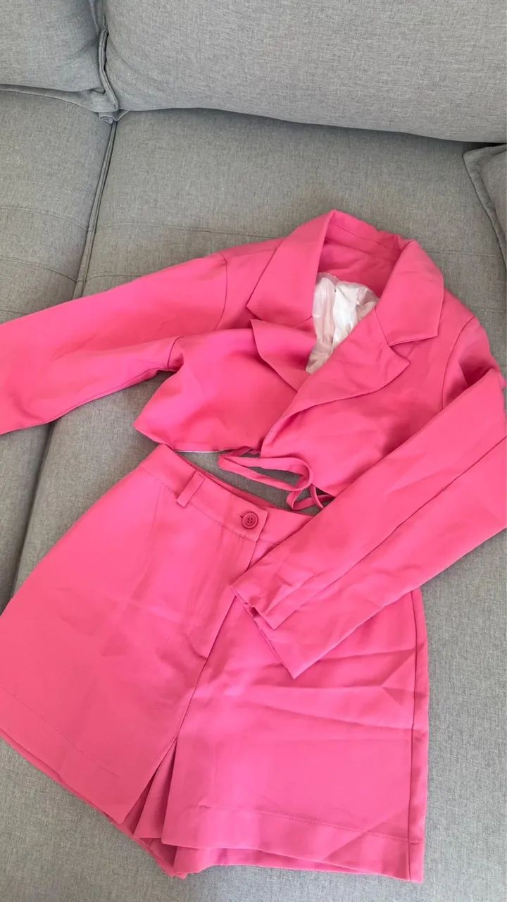 Conjunto short e saia com blazer cropped 