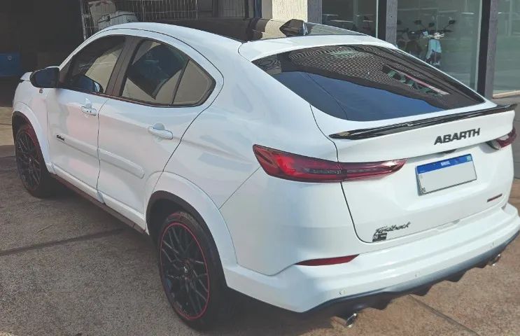 Fiat Fastback Abarth Turbo Flex 1.3 Aut. 2024 - Foto 2
