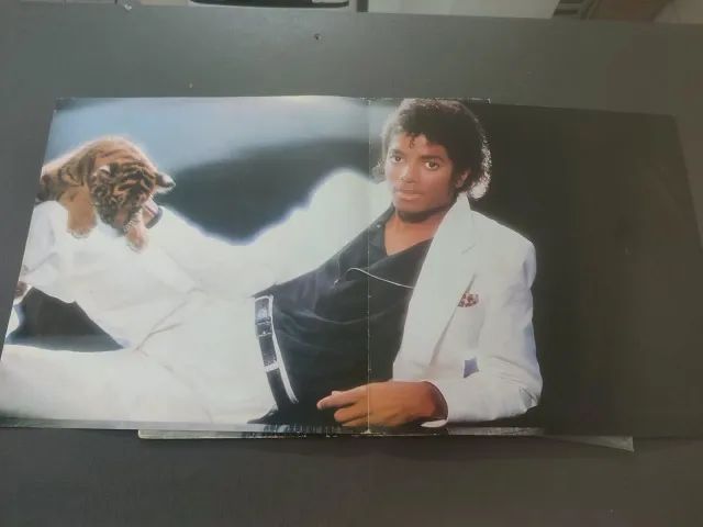 Michael Jackson - Thriller (1982) - Vinil Original com Pôster e Encarte - Foto 2
