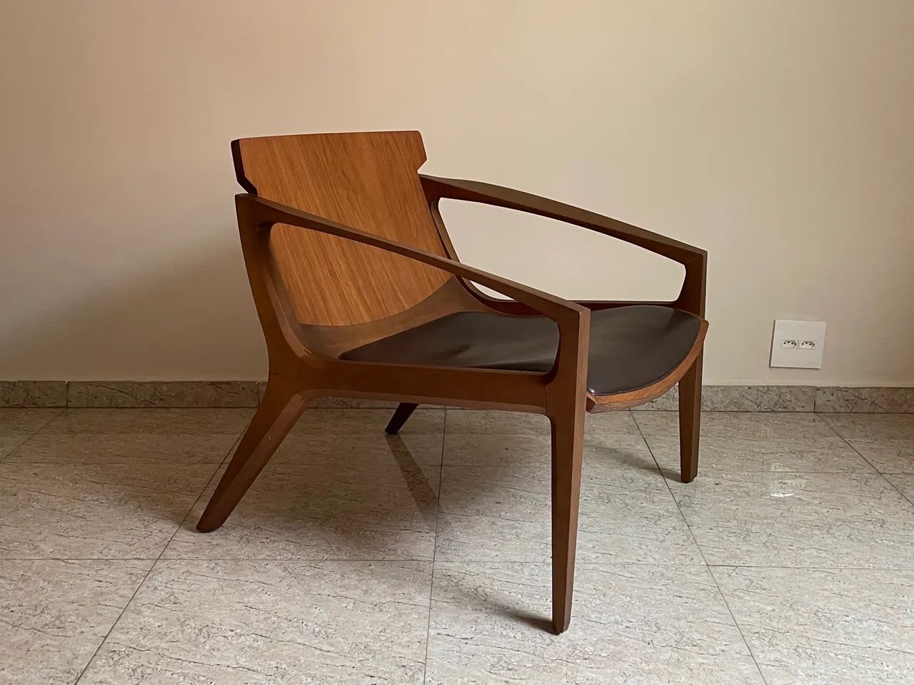 Poltrona Jader Almeida Modelo Linna - Foto 4