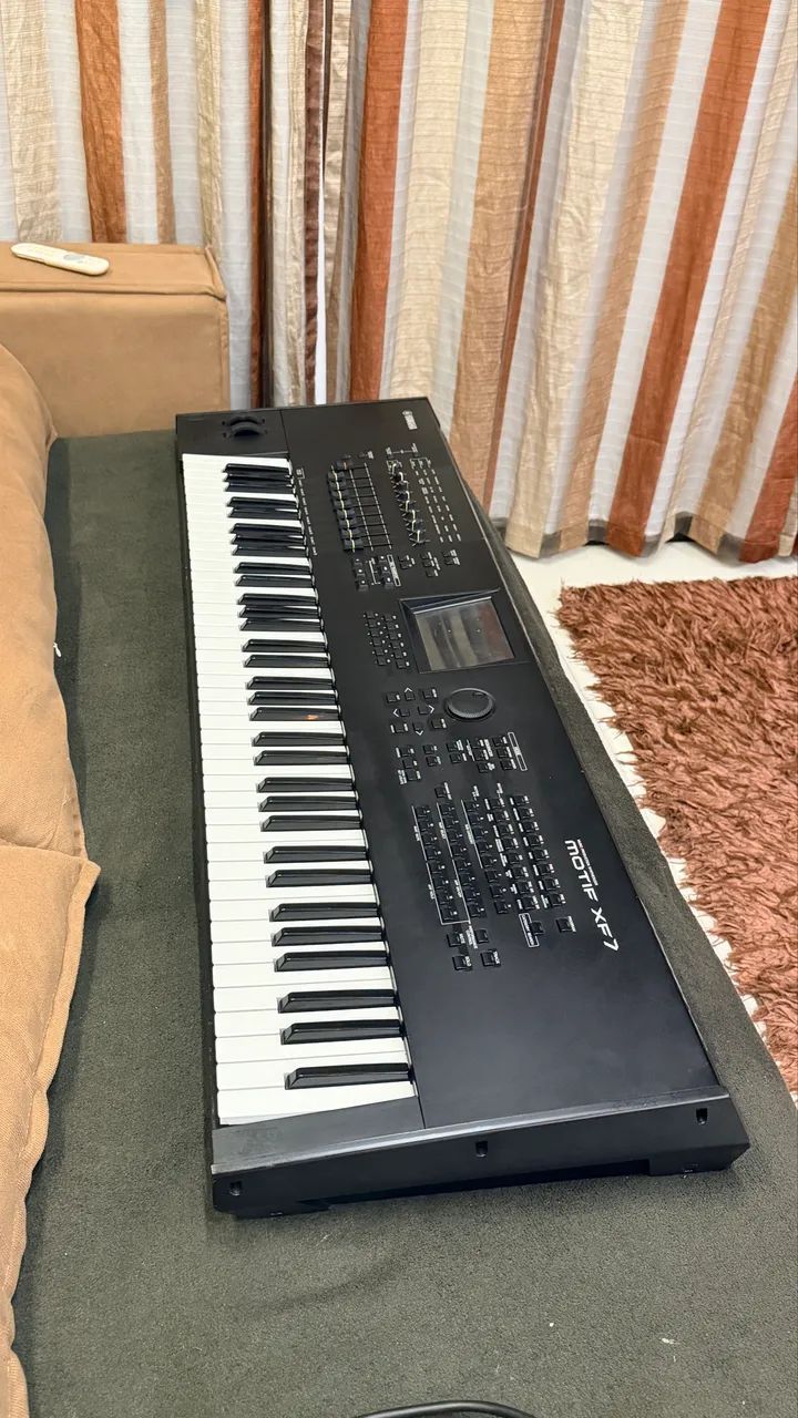 Teclado YAMAHA MOTIF XF7 - Instrumentos musicais - Pituaçu