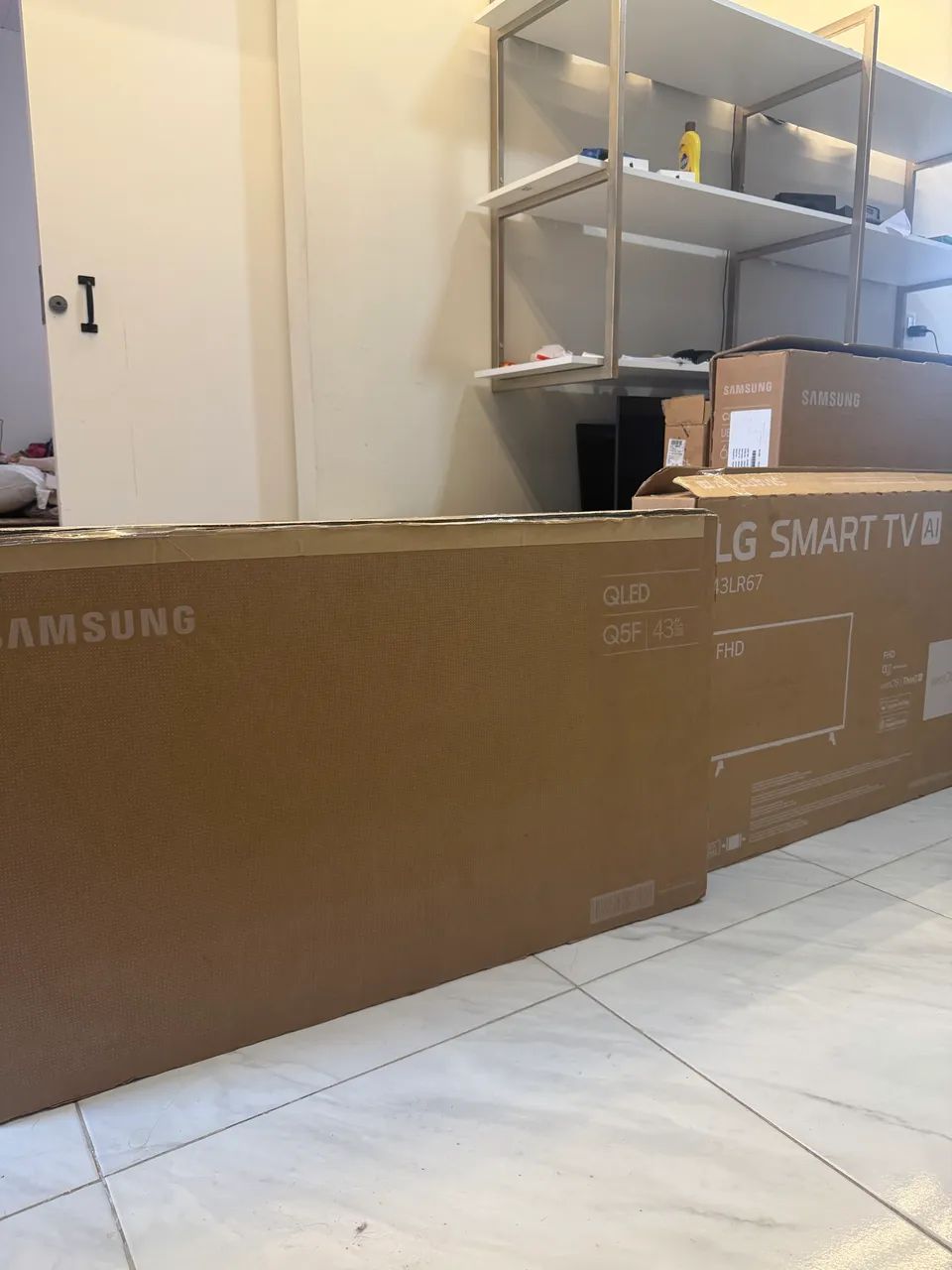 TVs 43 smart Samsung e LG mágic web os,sistemas super rápidos ,TVs novas não tem uso  - Foto 2