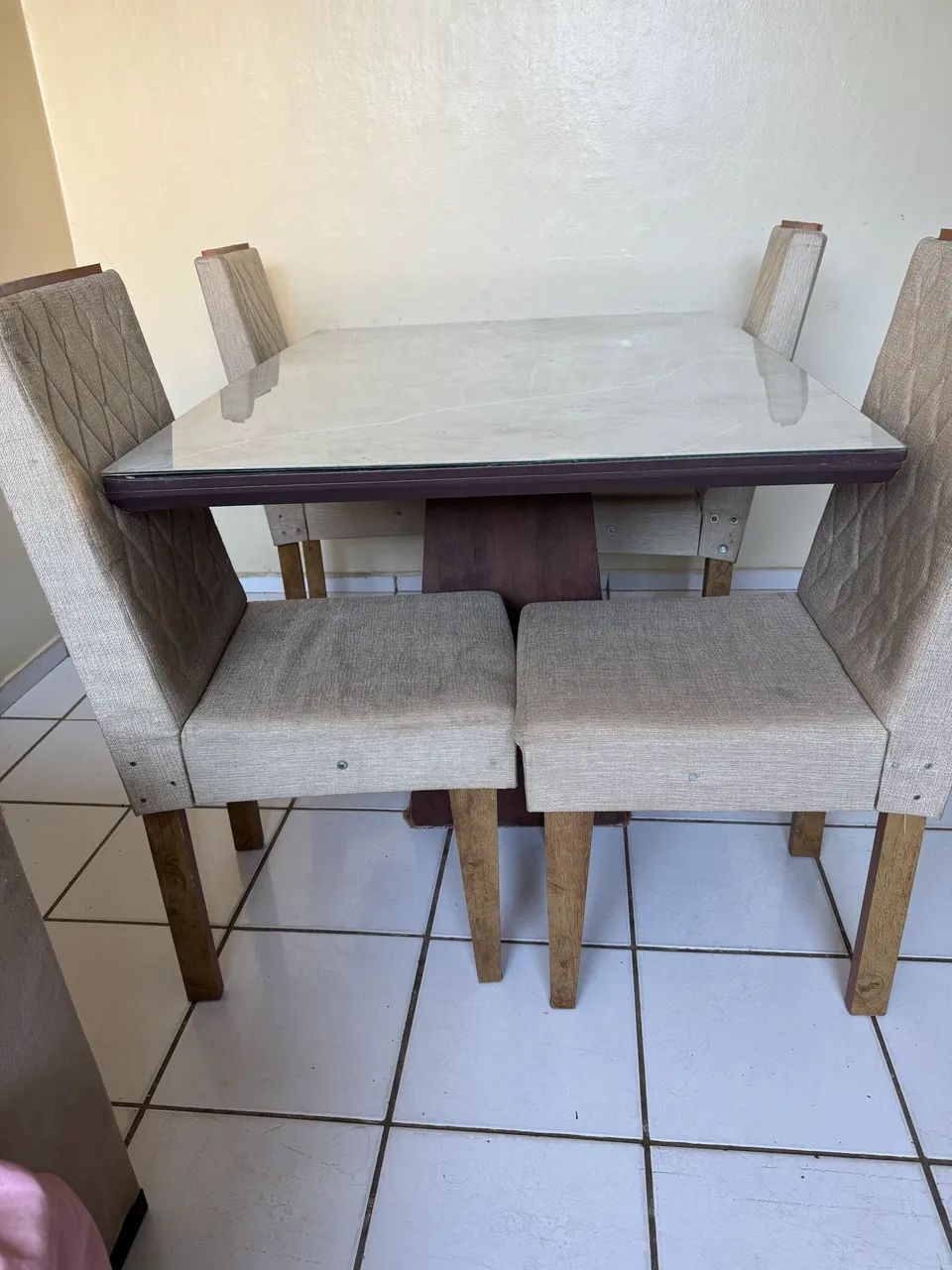 Mesa com 4 cadeiras - tampo de vidro - Foto 4