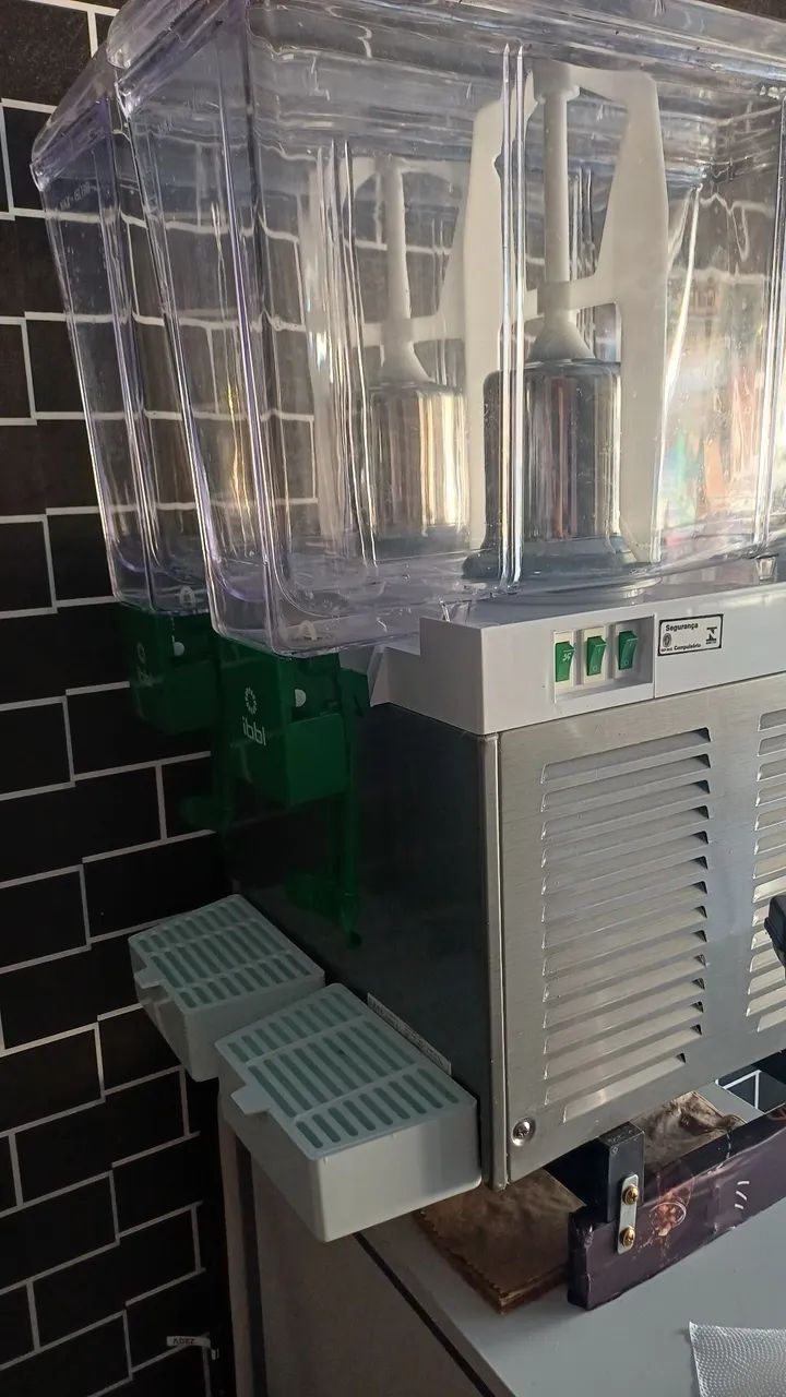 Vendo refresqueira ibbl 220v nova 