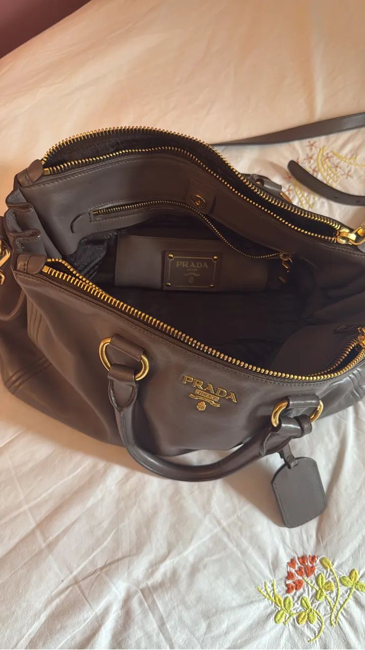 Bolsa Prada cor fendi 