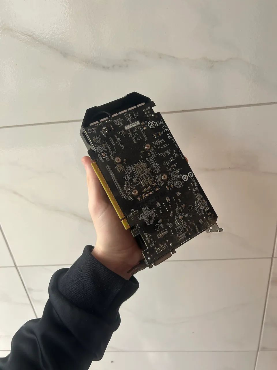 GTX 1050. 2G GIGABYTE - Foto 2