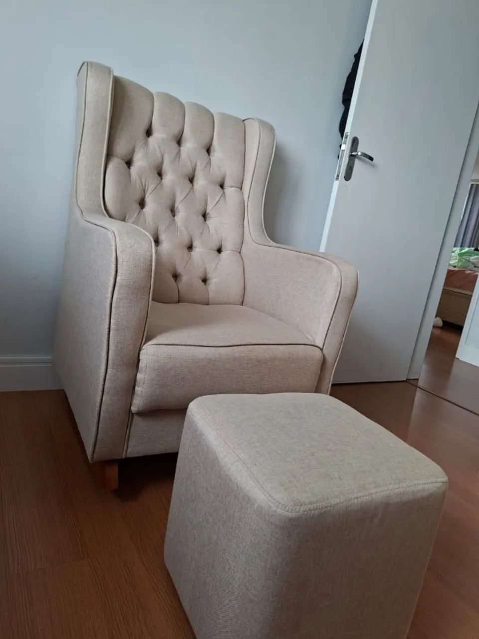 Cadeira de Amamentação (+ Puff) - Foto 2