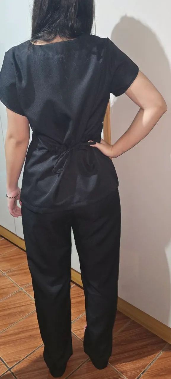 Scrub Preto no gabardine  - Foto 2