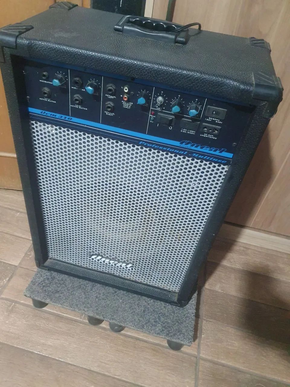 Caixa de som amplificada