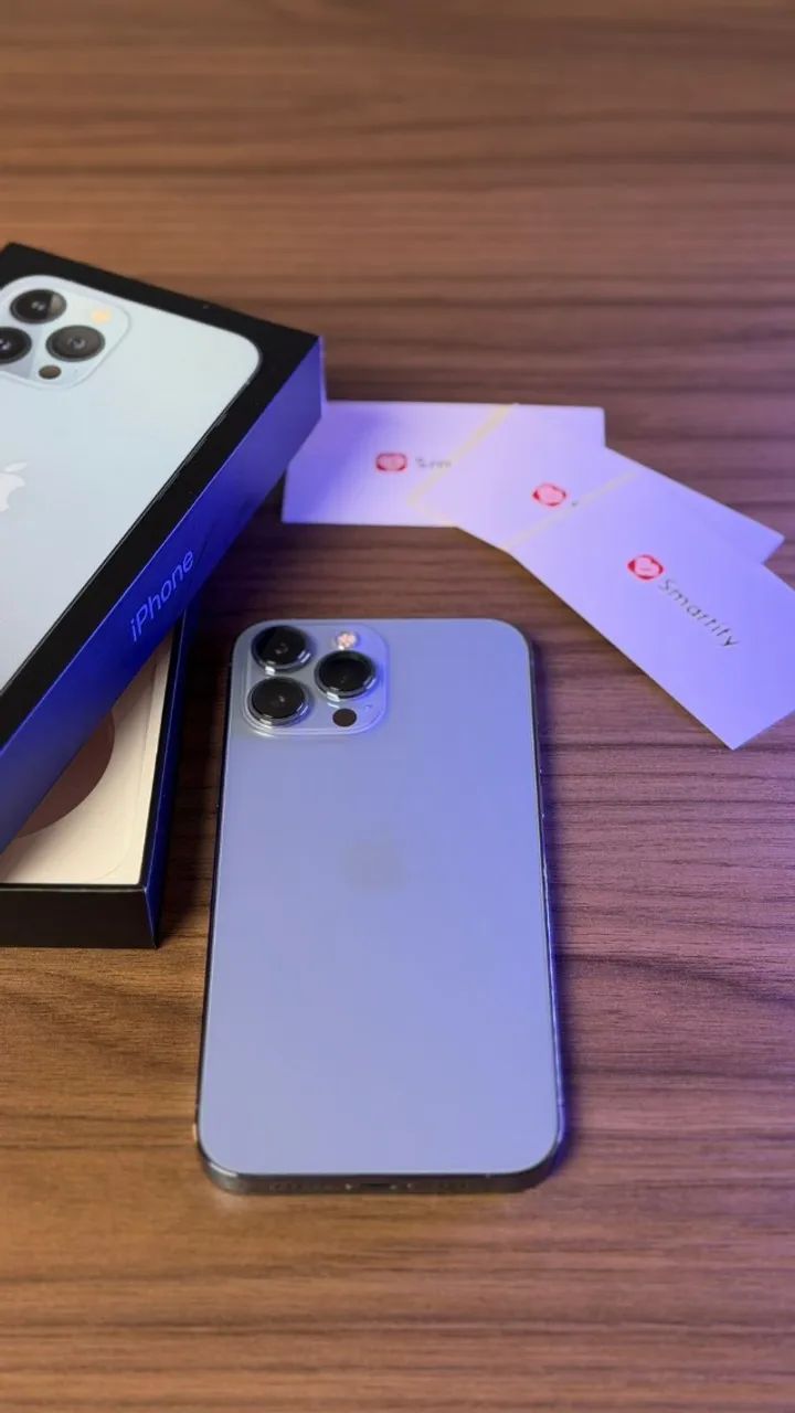 iPhone 13 Pro Max na deslumbrante cor azul, com generosos 128GB de