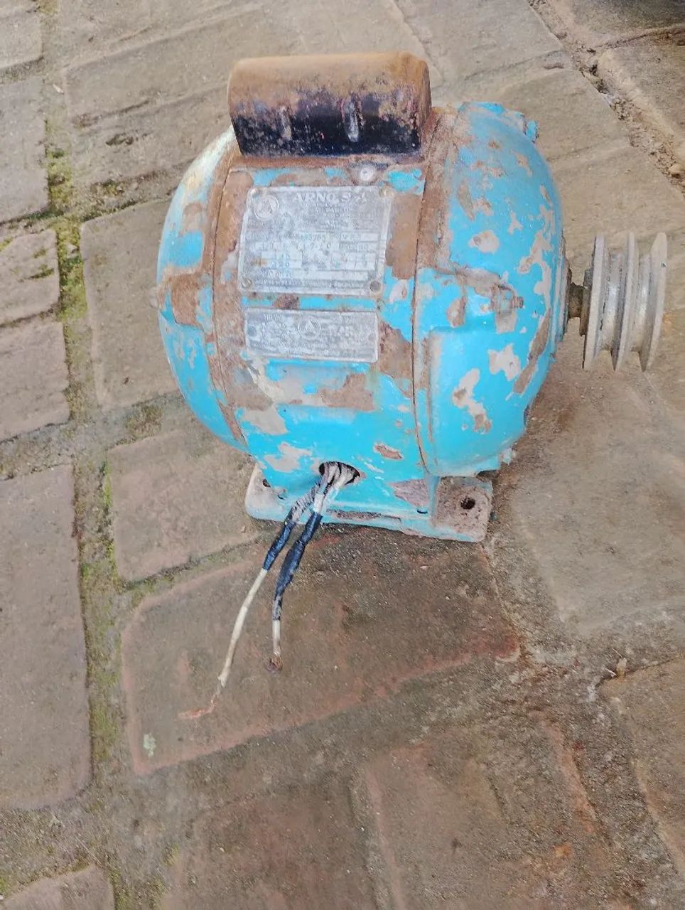 Motor elétrico antigo arno